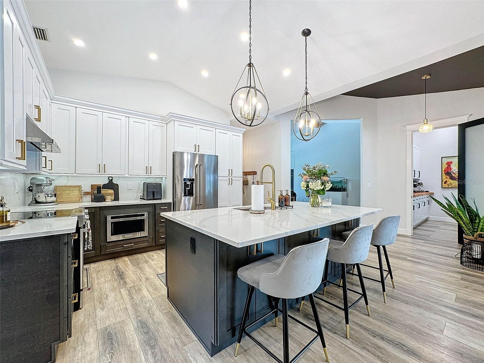 4448 GLENBROOK DR — photo 13