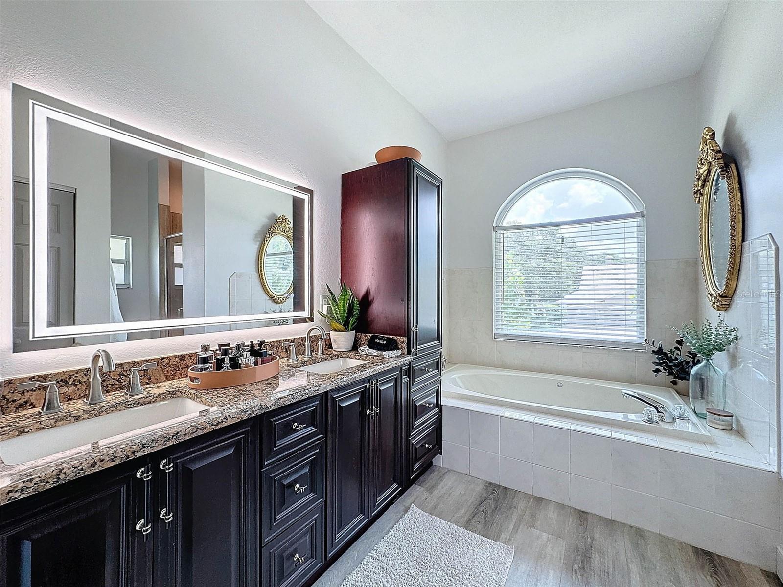 4448 GLENBROOK DR — photo 30