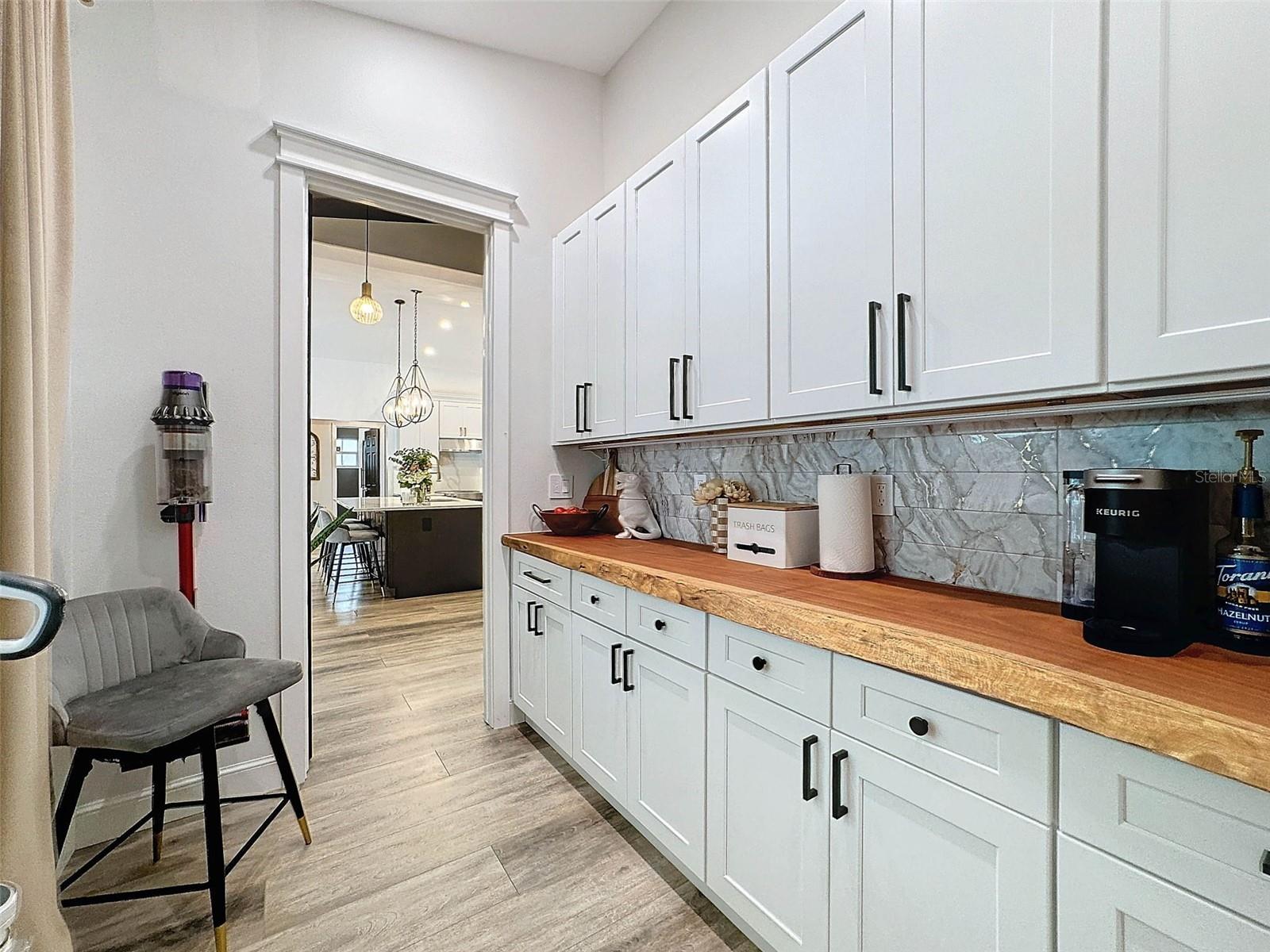 4448 GLENBROOK DR — photo 25