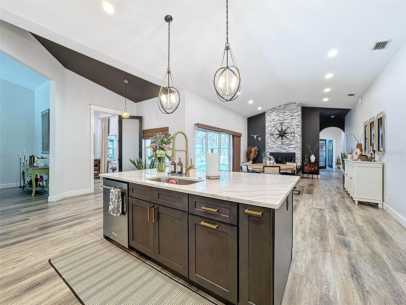 4448 GLENBROOK DR — photo 12