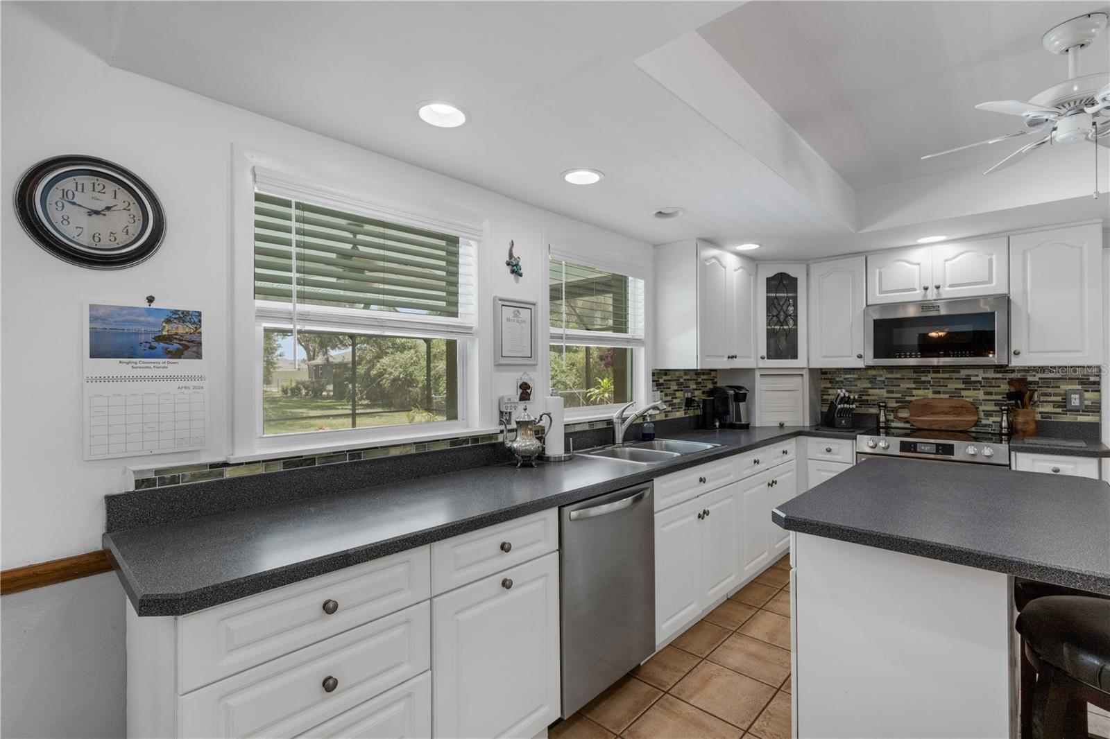 1603 PECAN ST — photo 26
