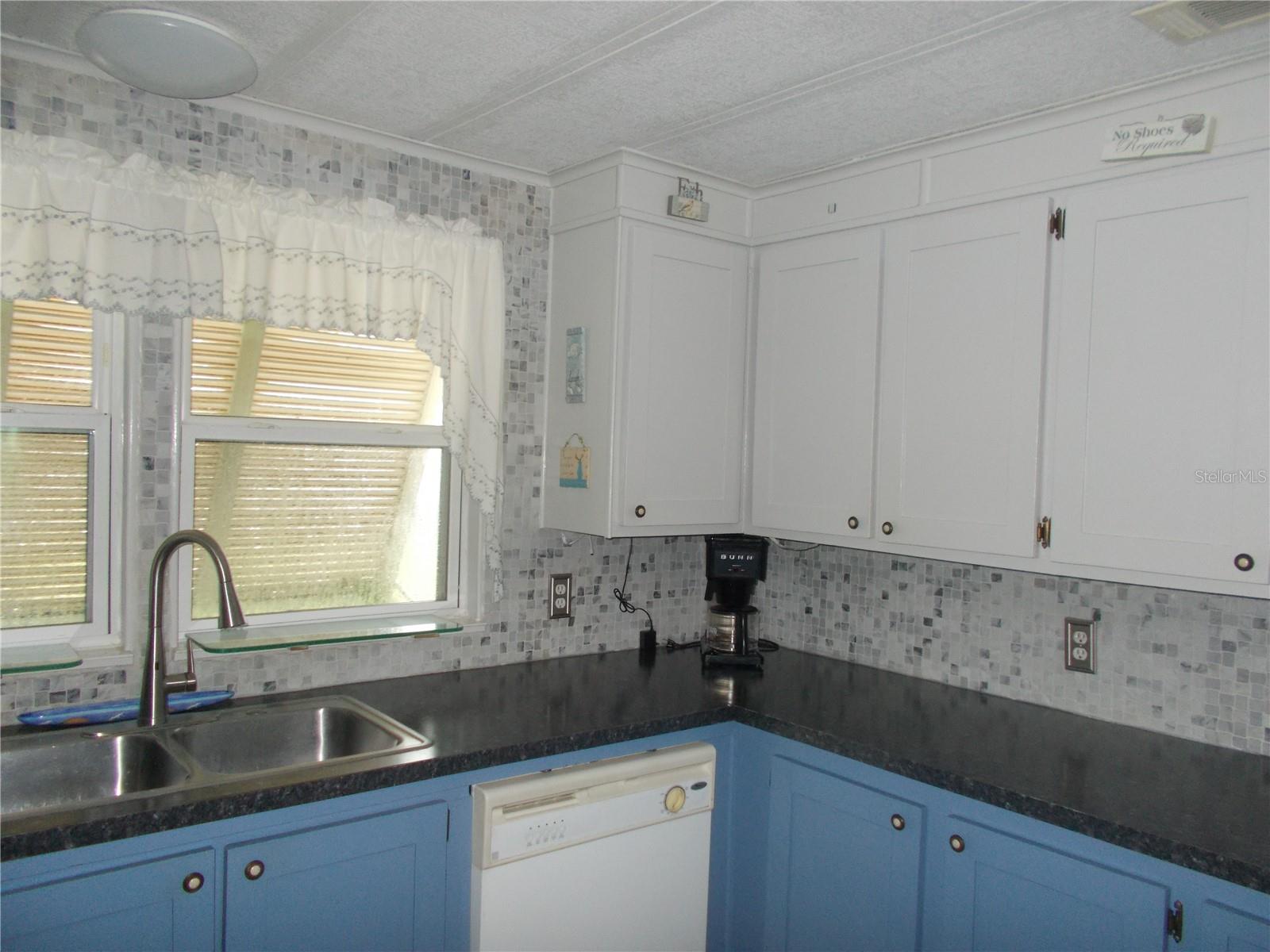 6432 KEENA CT — photo 8