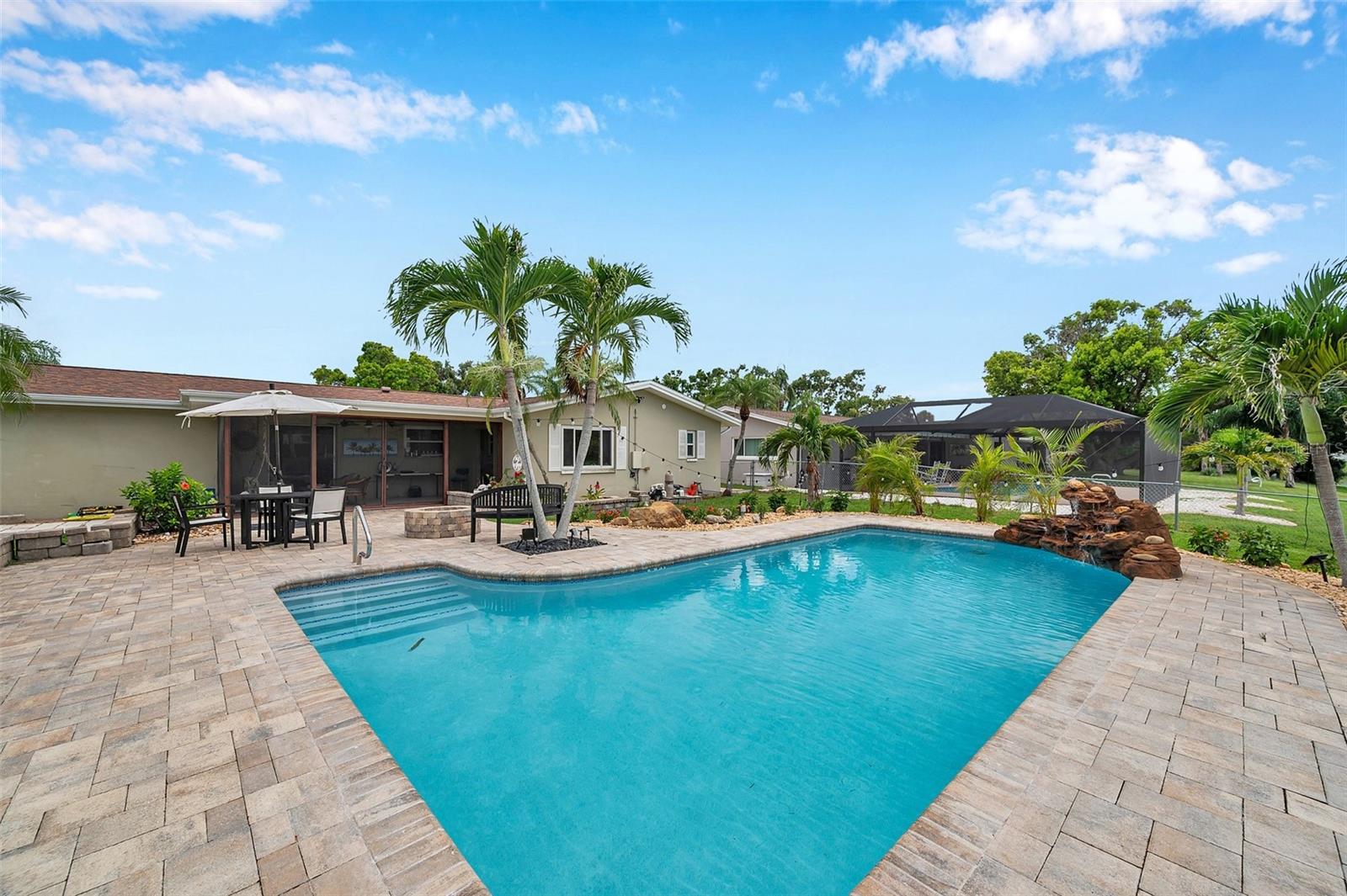2420 FAIRBANKS DR — photo 19