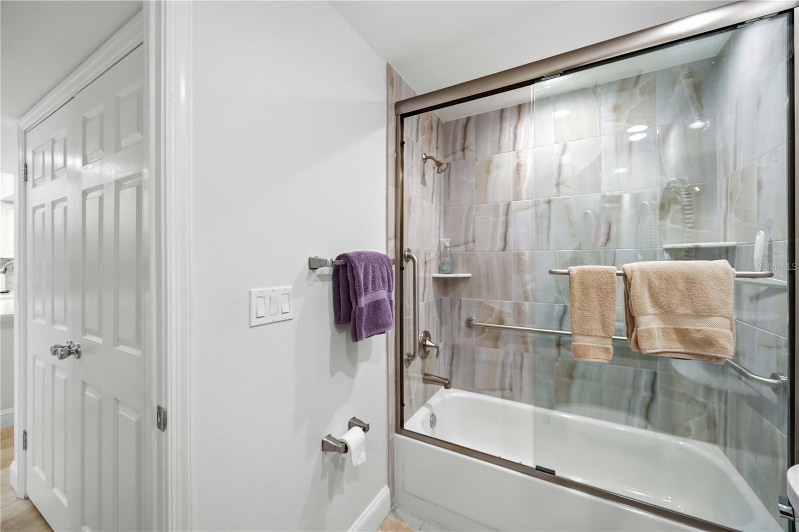 5726 ASHTON LAKE DR #11 — photo 33