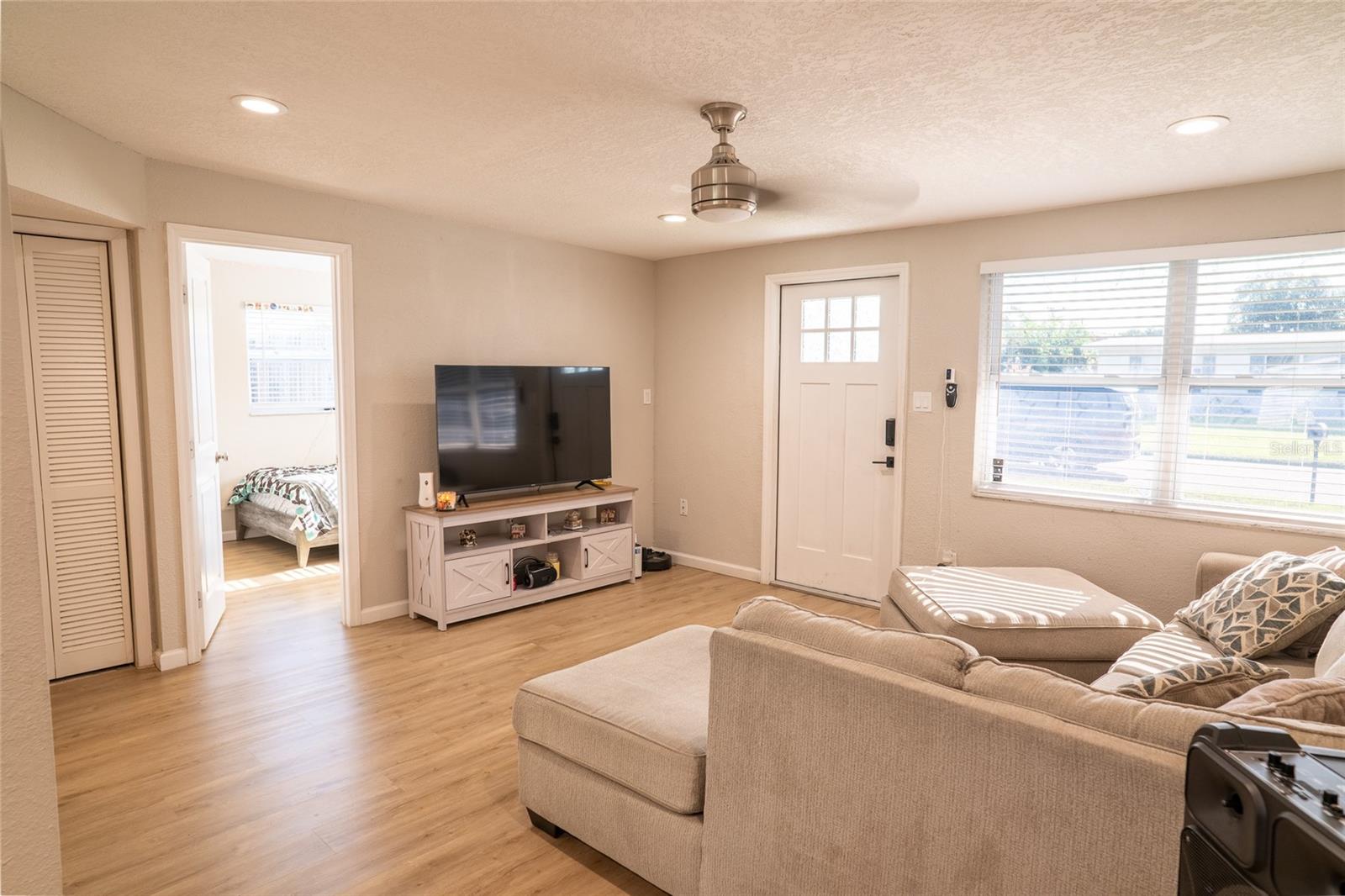 11041 TAFT DR — photo 6
