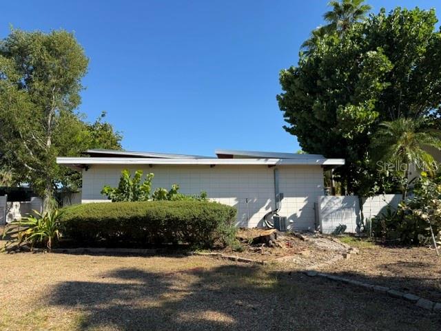 31 DOLPHIN DR — photo 2