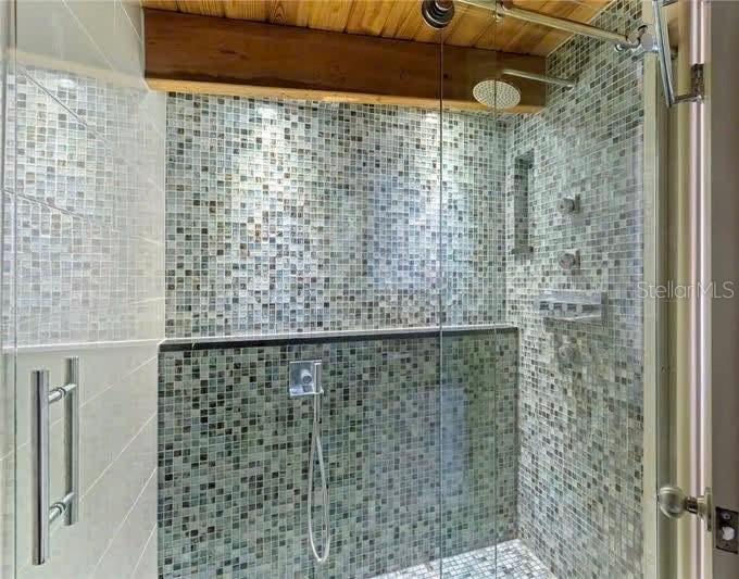 31 DOLPHIN DR — photo 15