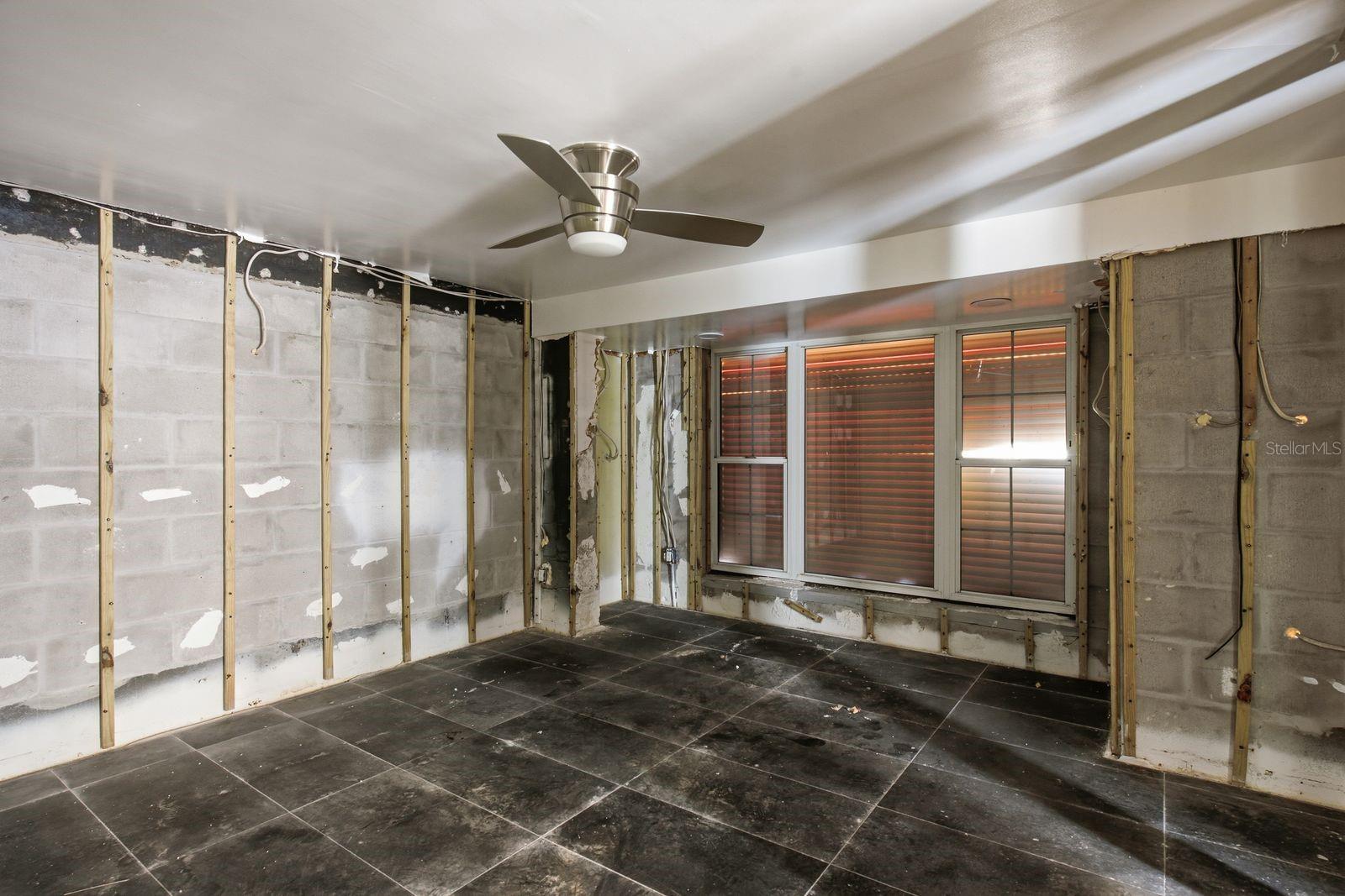 31 DOLPHIN DR — photo 21