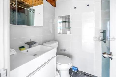 31 DOLPHIN DR — photo 14