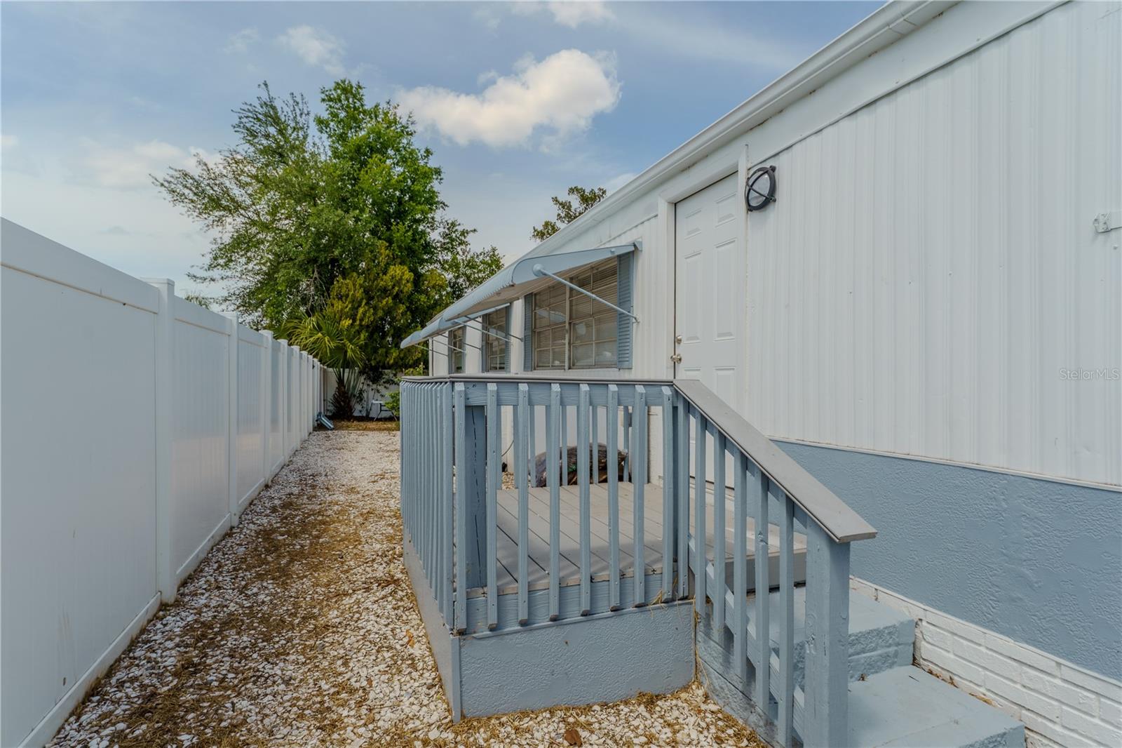6621 BANDURA AVE — photo 22
