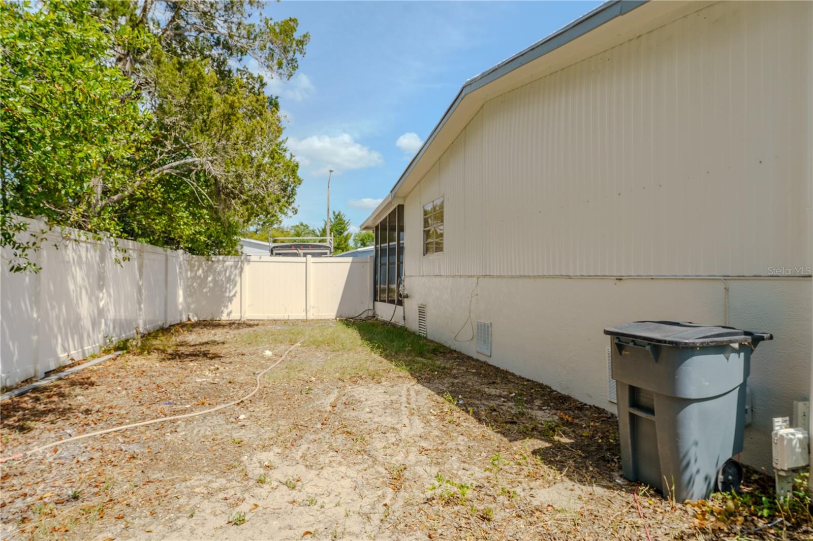 6621 BANDURA AVE — photo 24