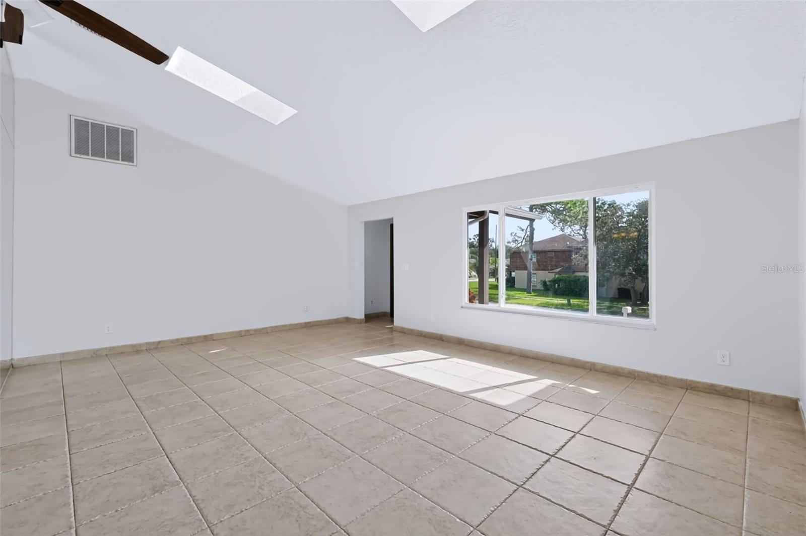 1035 ANCLOTE DR — photo 13