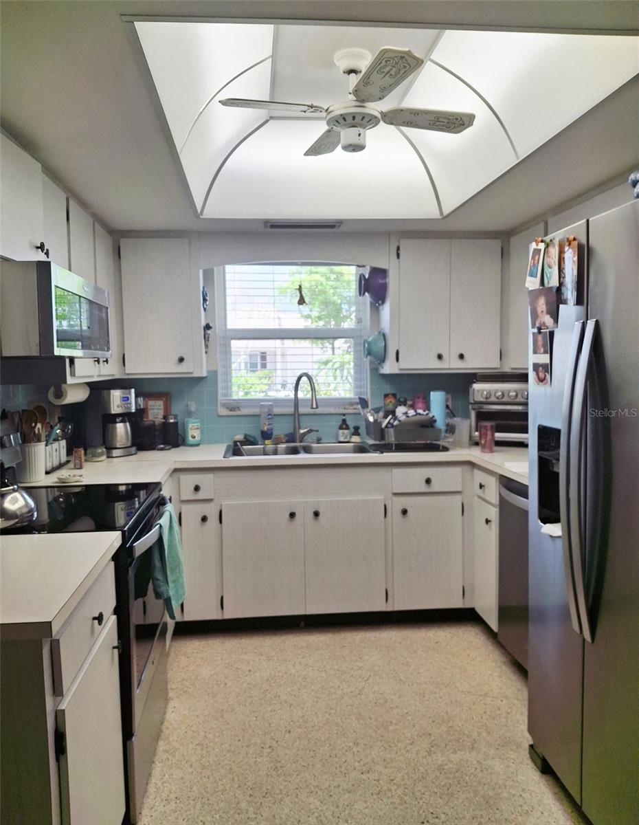 135 ENGLEWOOD HEIGHTS RD — photo 7