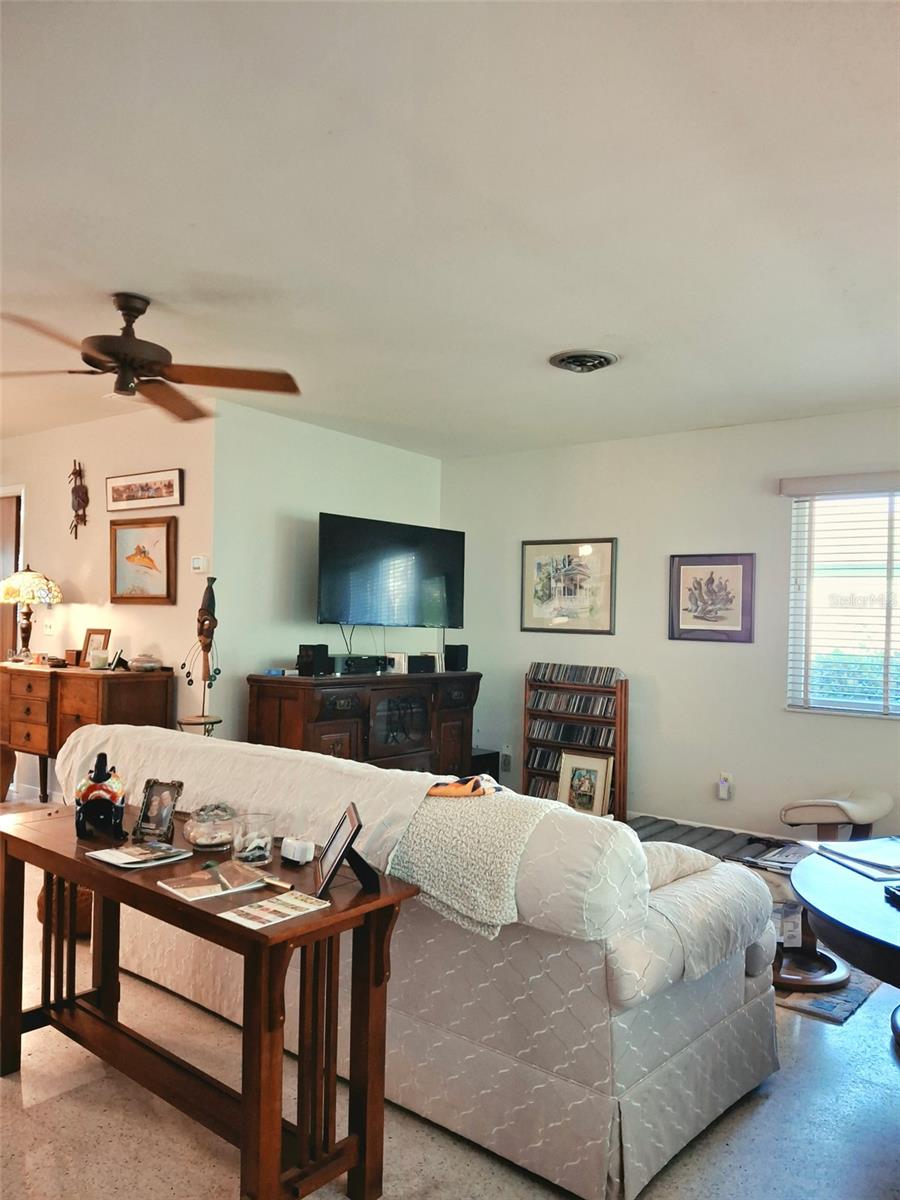 135 ENGLEWOOD HEIGHTS RD — photo 10