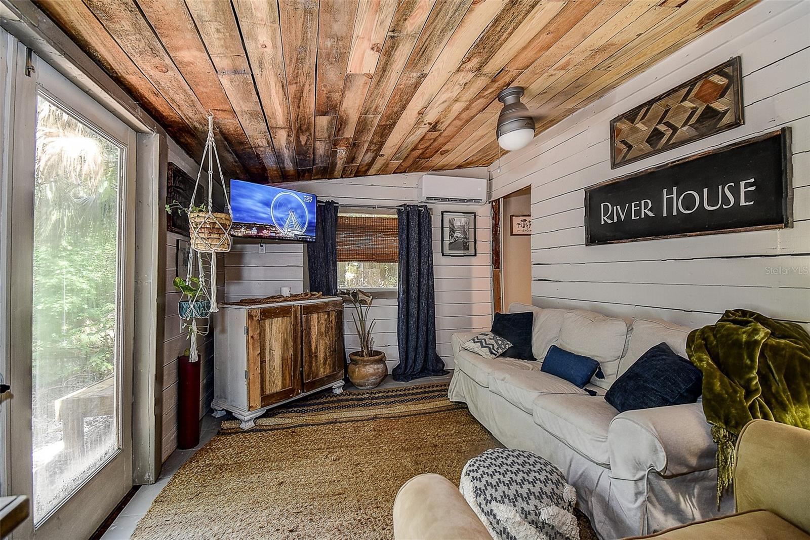 7033 CREEK DR — photo 39