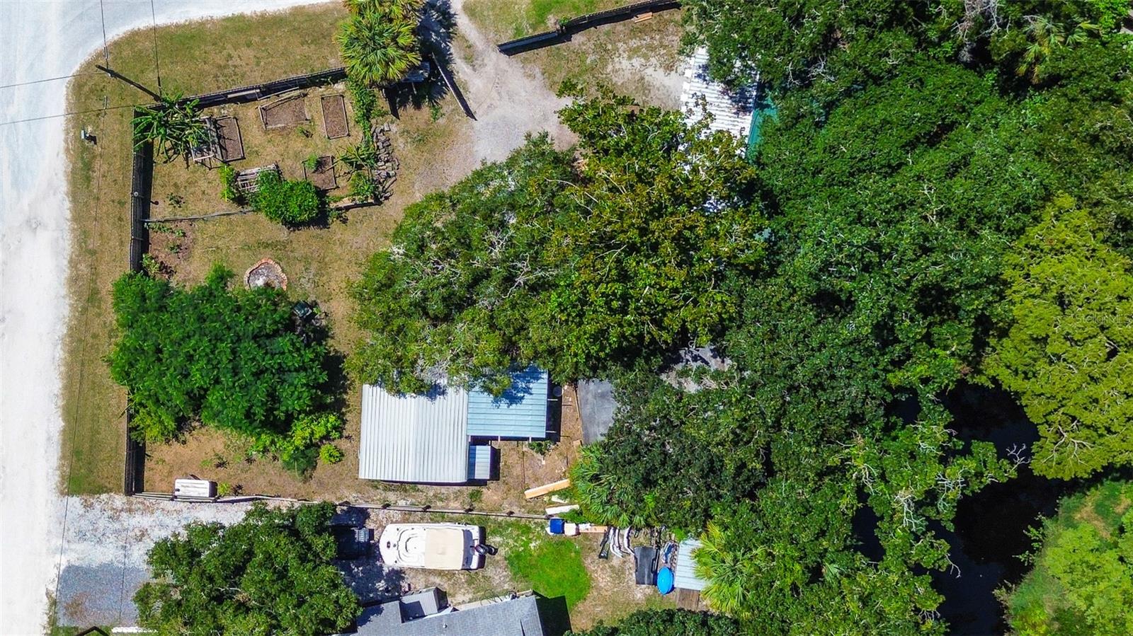 7033 CREEK DR — photo 2
