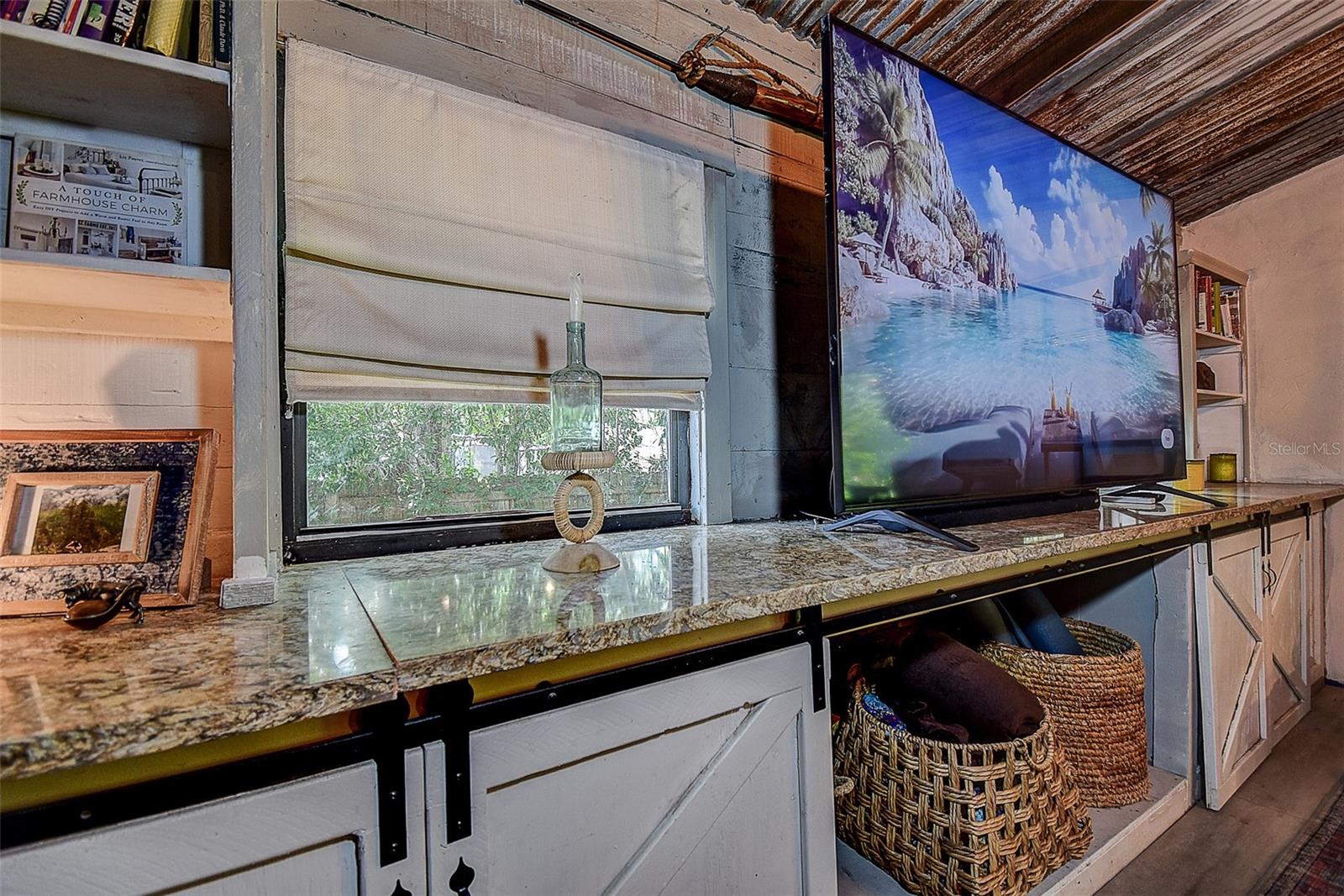 7033 CREEK DR — photo 8