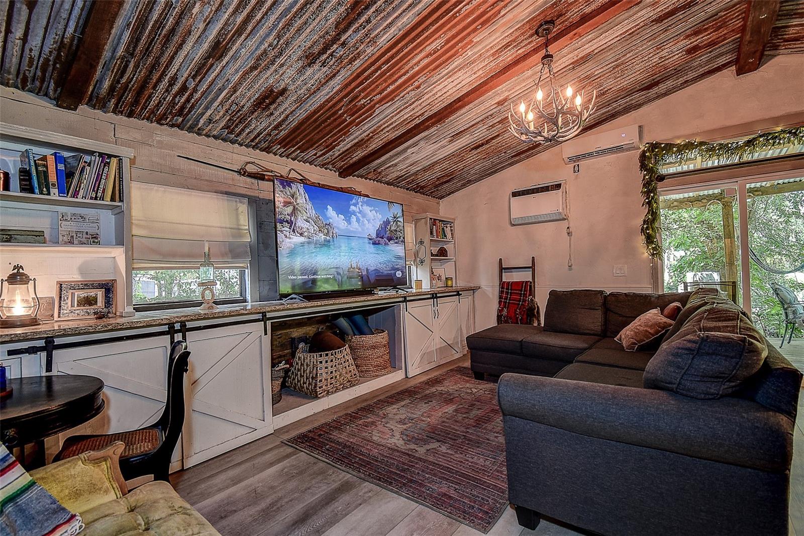 7033 CREEK DR — photo 7