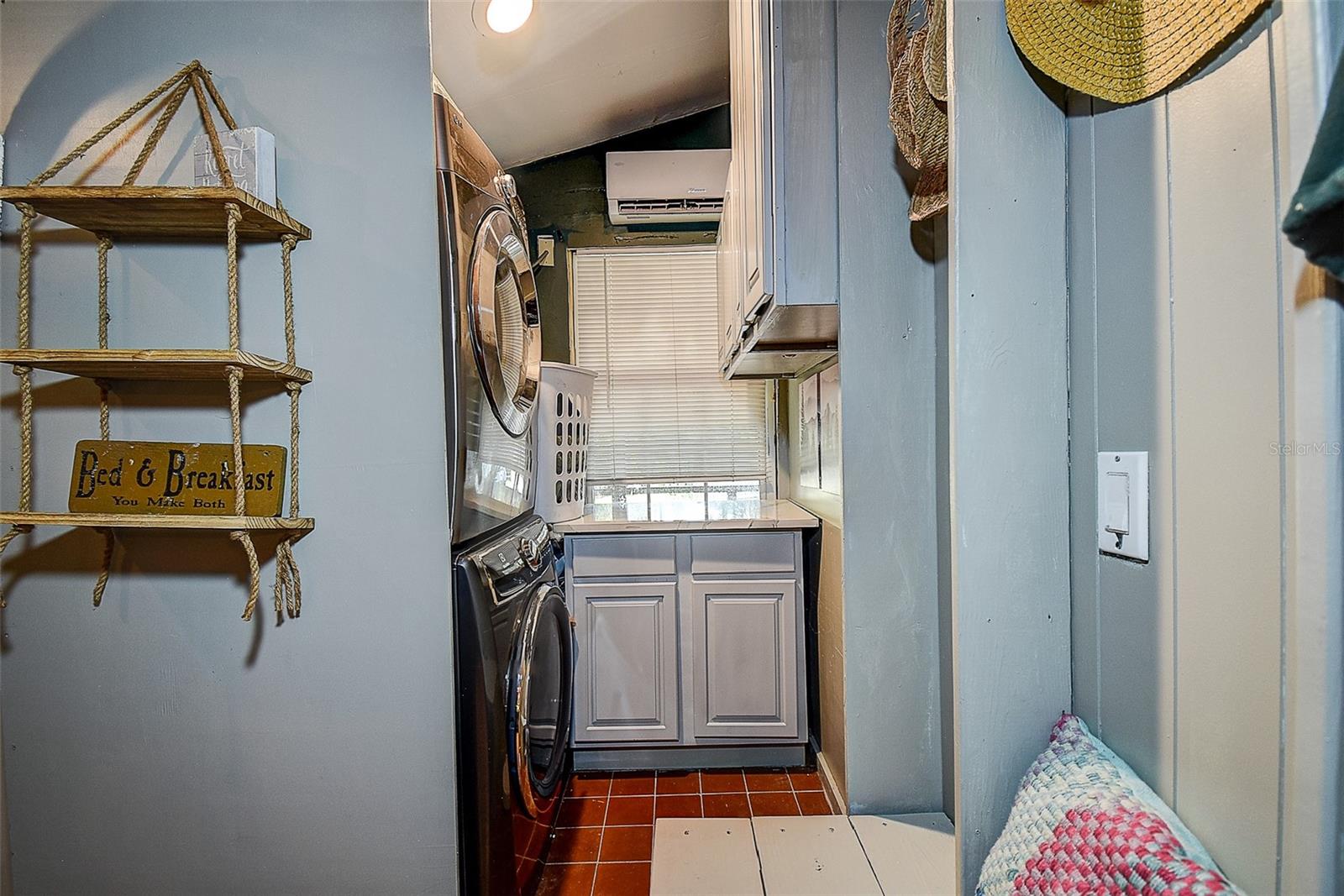 7033 CREEK DR — photo 20