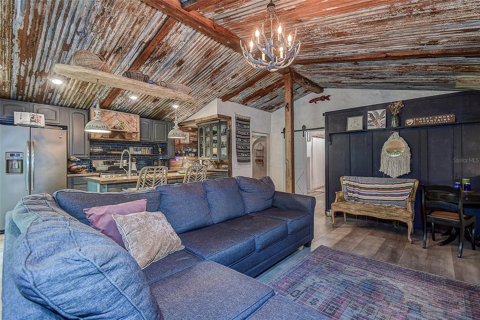 7033 CREEK DR — photo 10