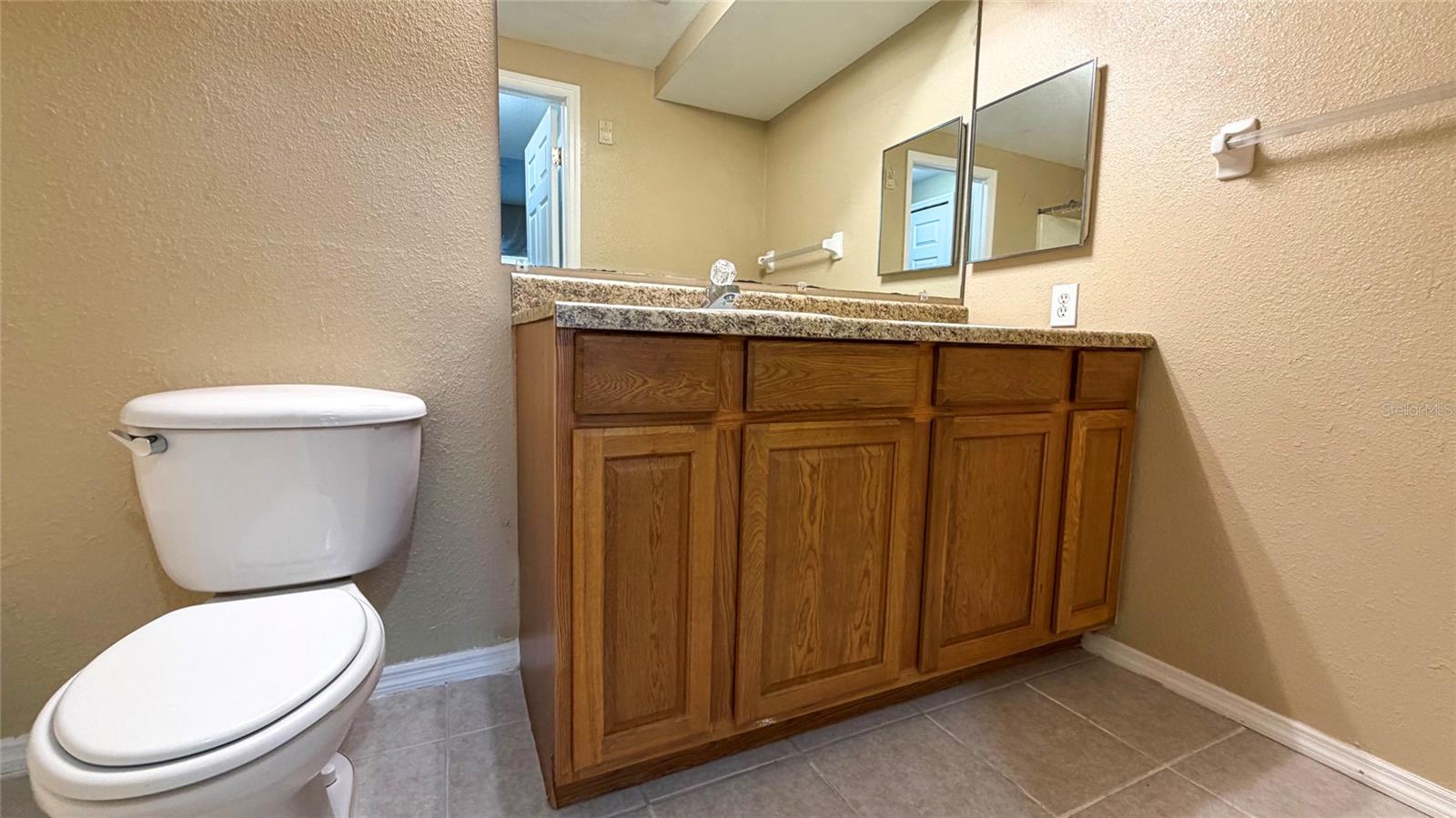 9523 GROVEDALE CIR #101 — photo 35