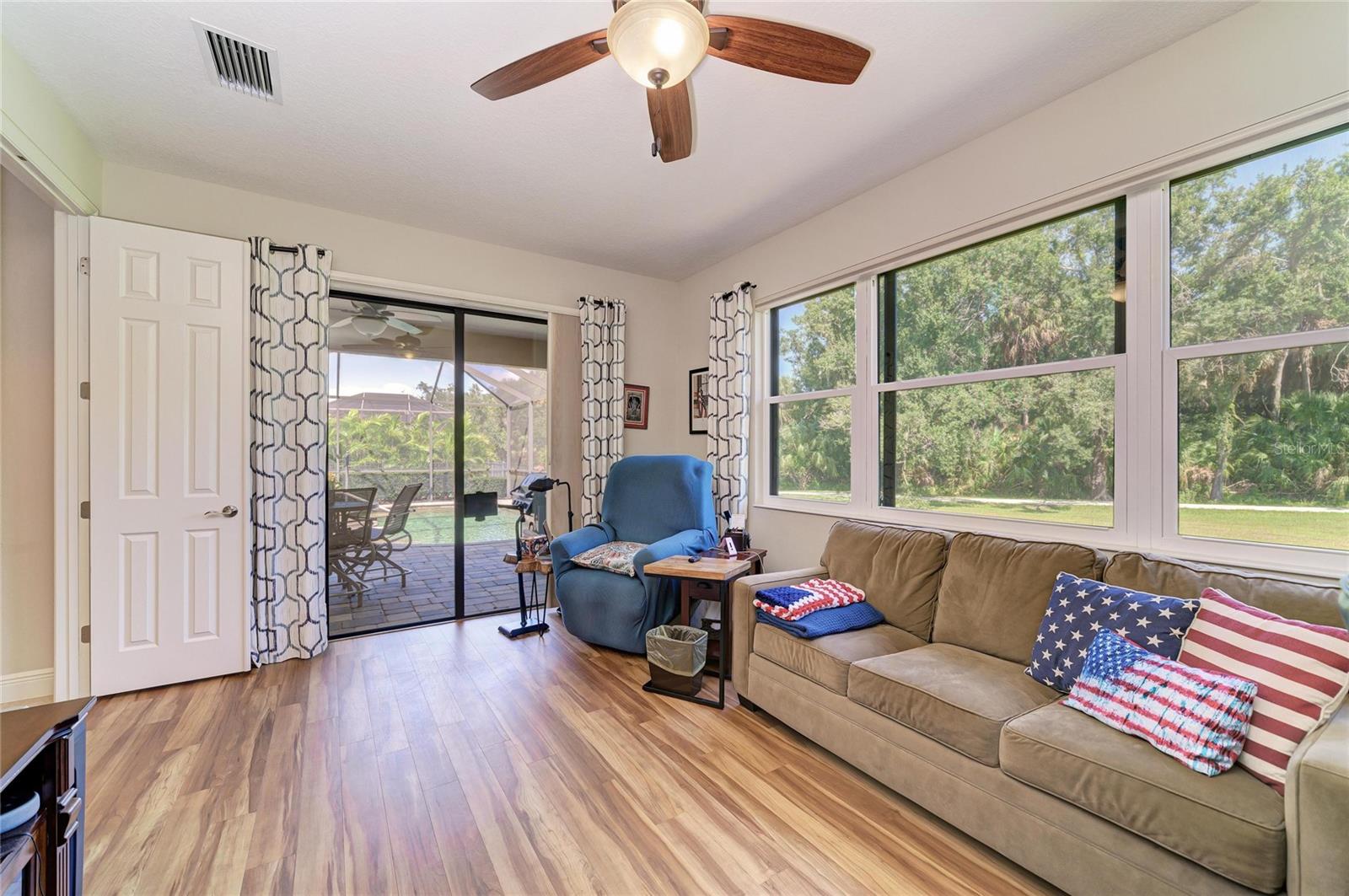 517 CHANTILLY TRL — photo 40