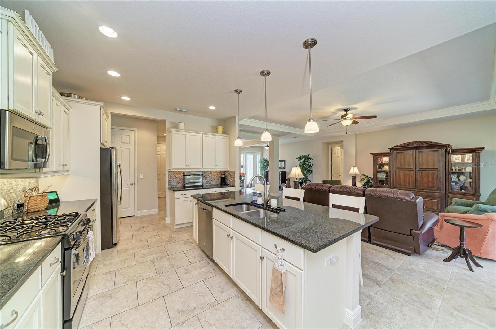517 CHANTILLY TRL — photo 18