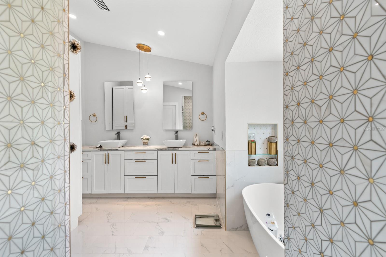 6187 9TH AVENUE CIR NE — photo 33