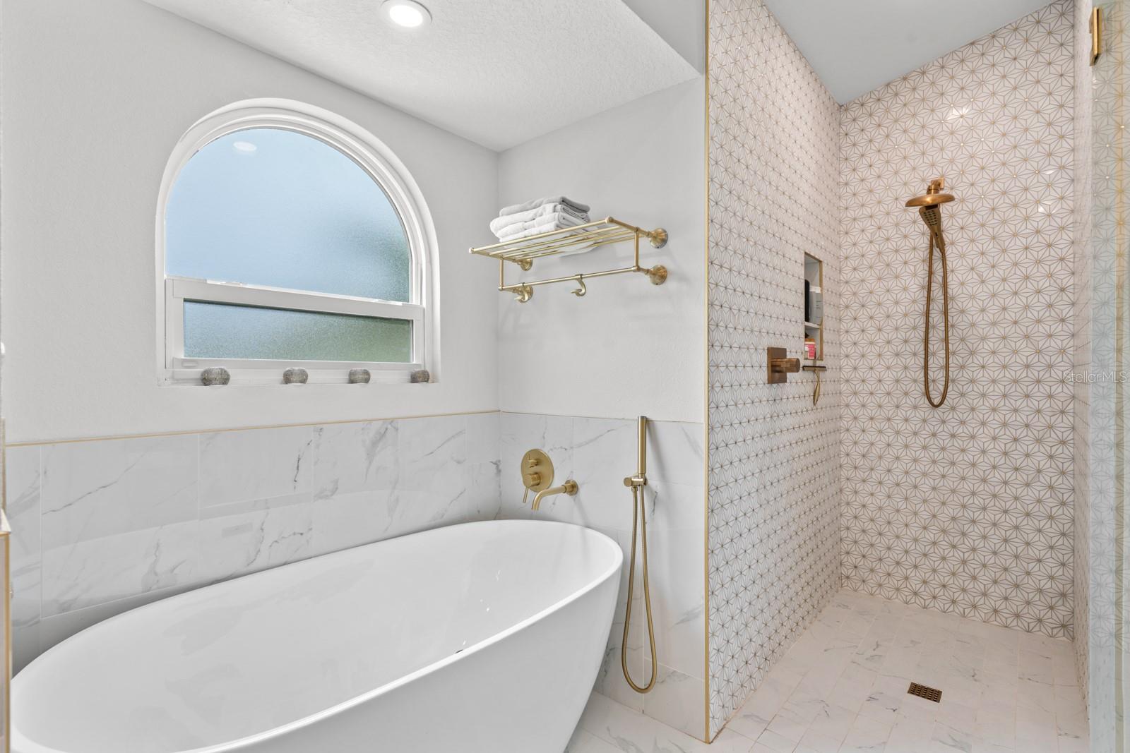 6187 9TH AVENUE CIR NE — photo 35