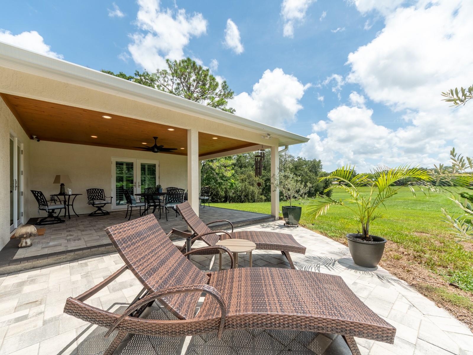 1207 TIMBERBROOKE DR — photo 31