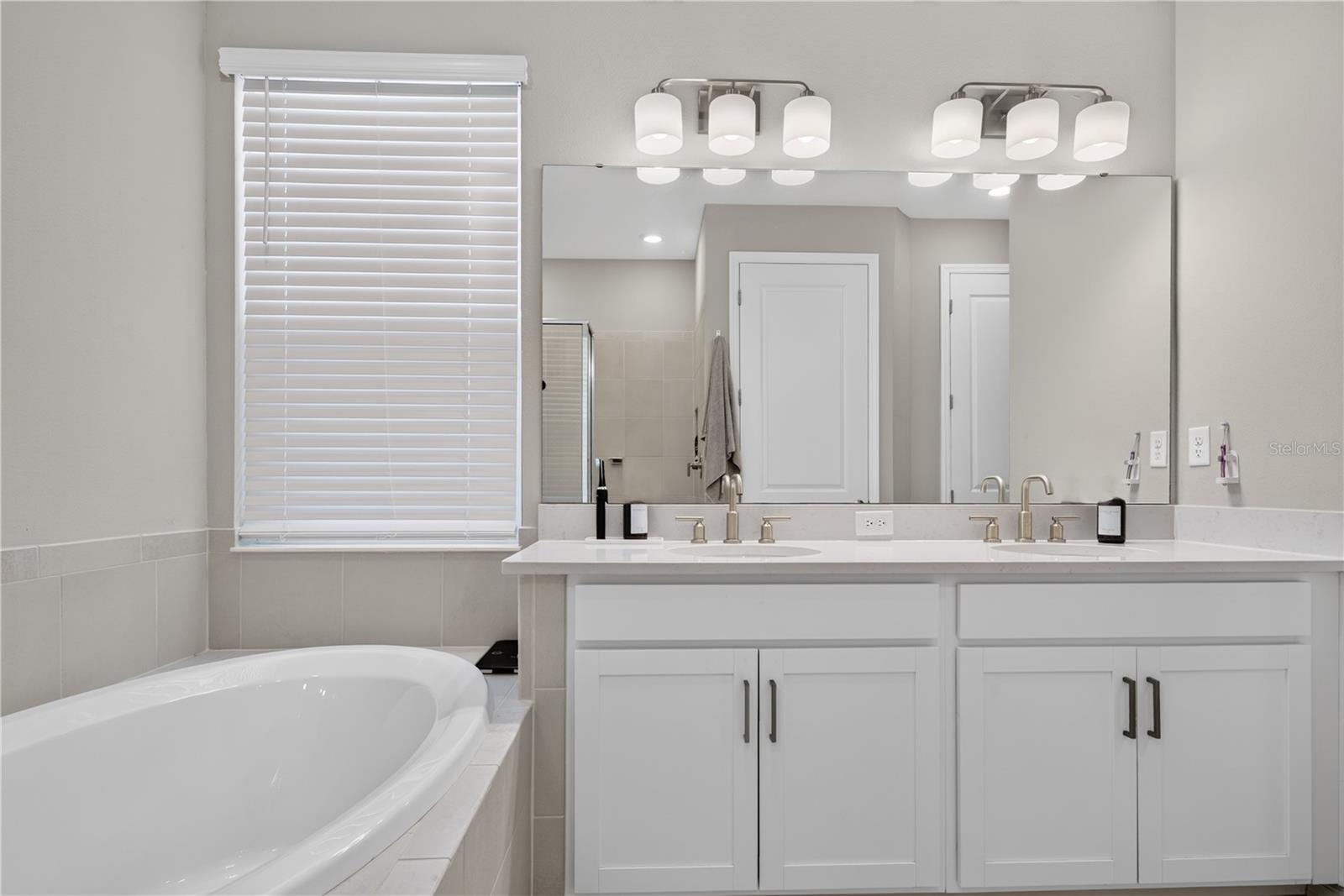 9284 TEQUILA SUNRISE DR — photo 24