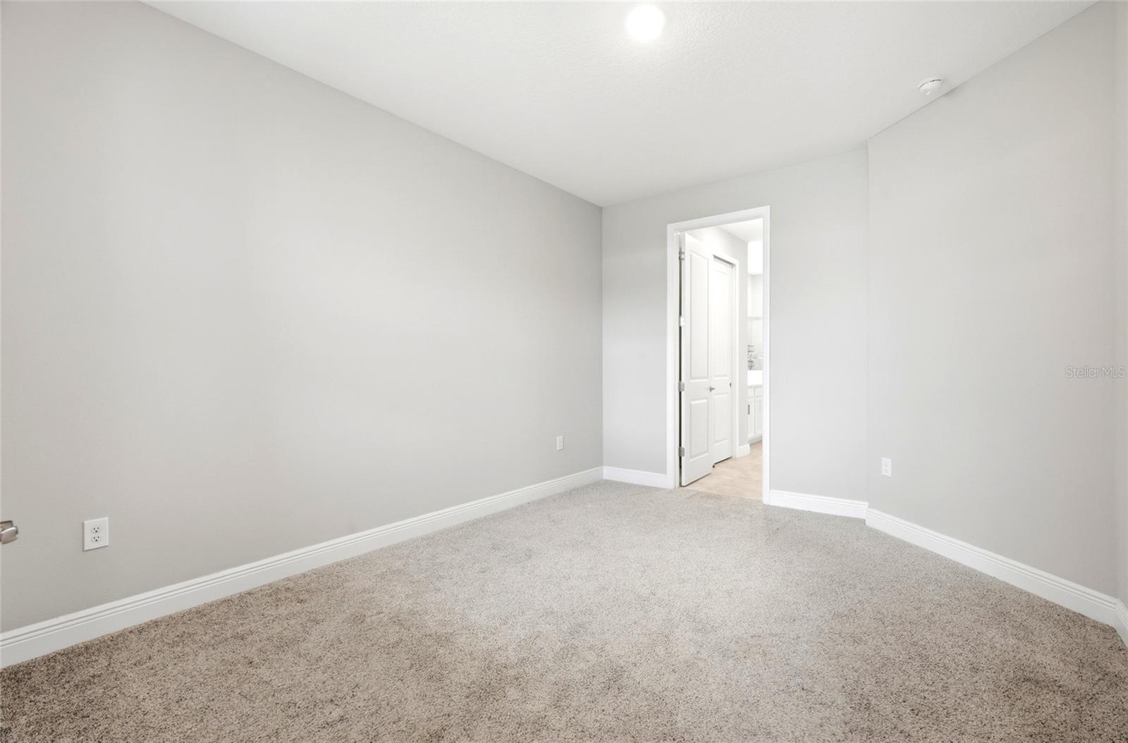 5282 NEIL DR — photo 34