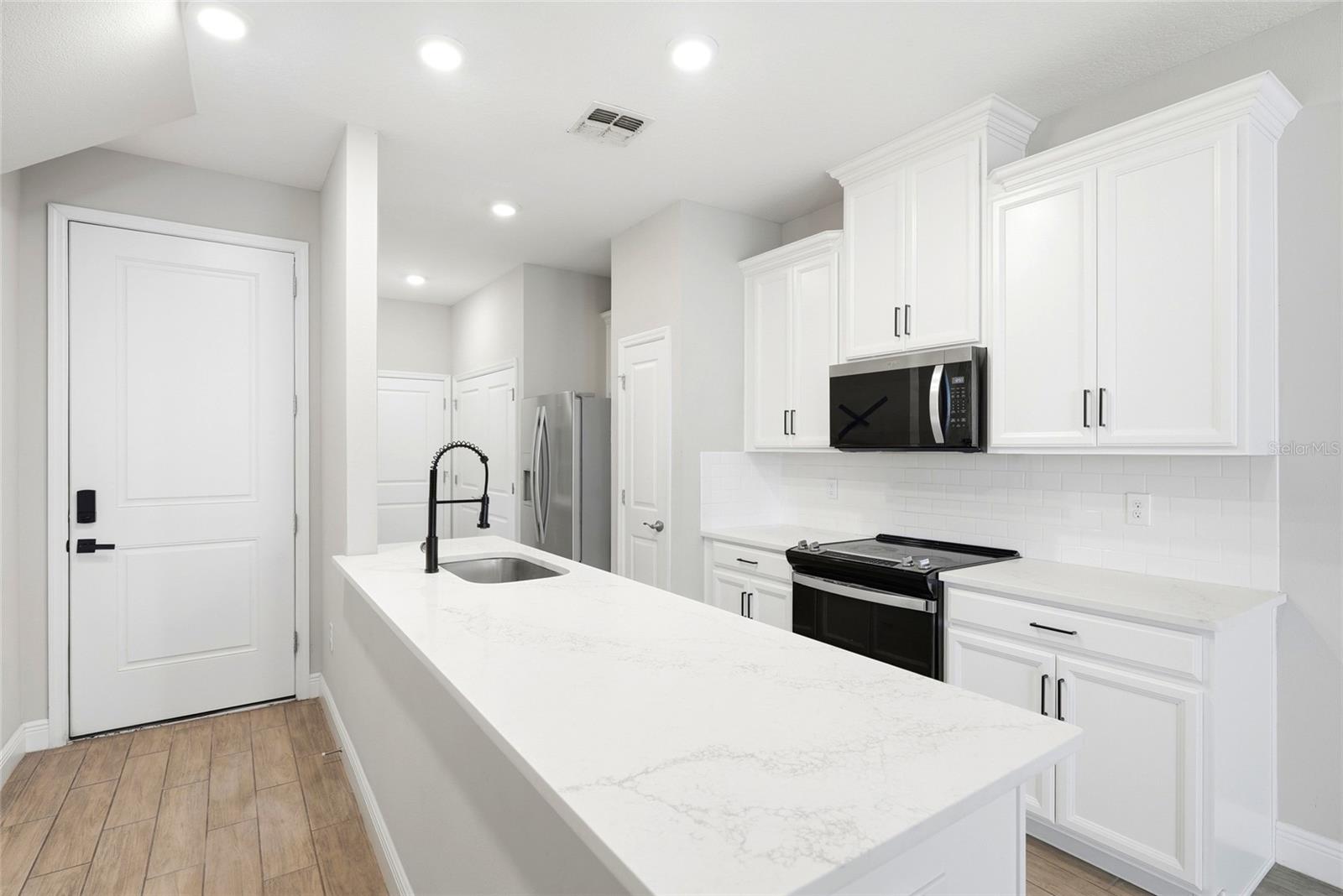 5282 NEIL DR — photo 2