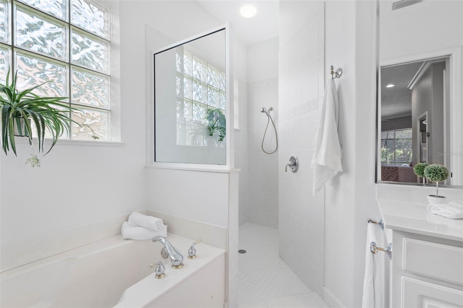 6803 COYOTE RIDGE CT — photo 39