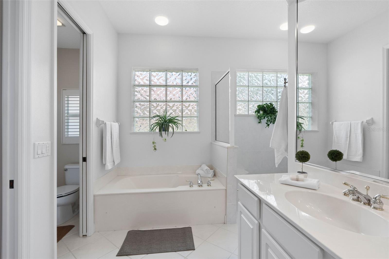 6803 COYOTE RIDGE CT — photo 38