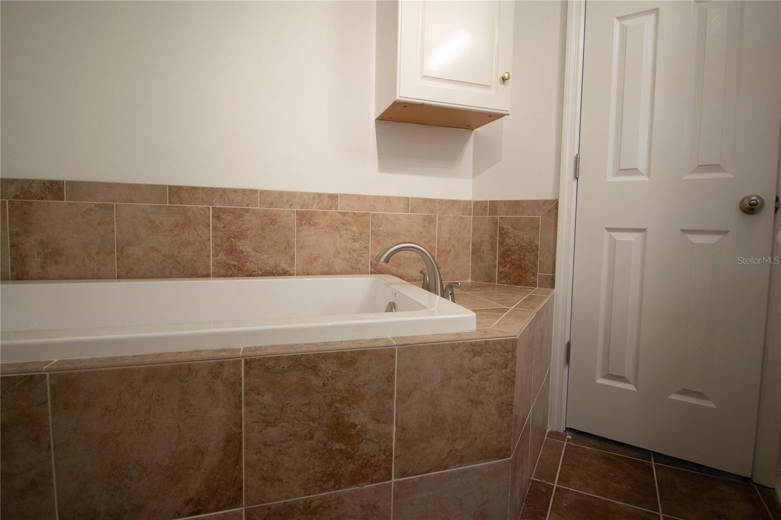 8609 HORIZON LN — photo 22