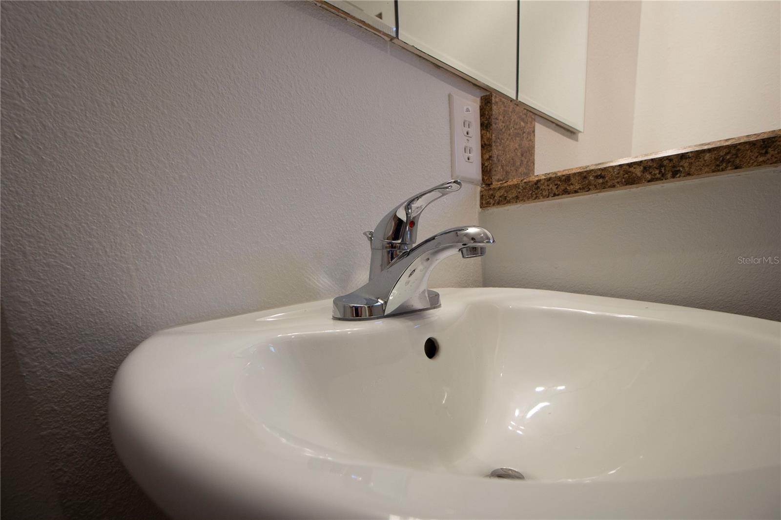 8609 HORIZON LN — photo 21