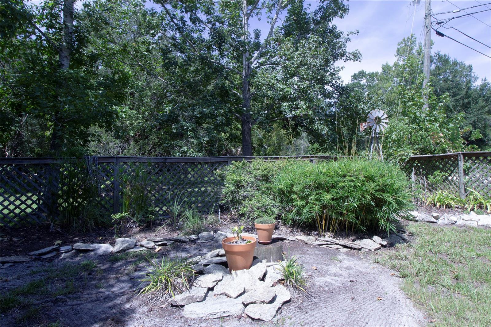 8609 HORIZON LN — photo 38