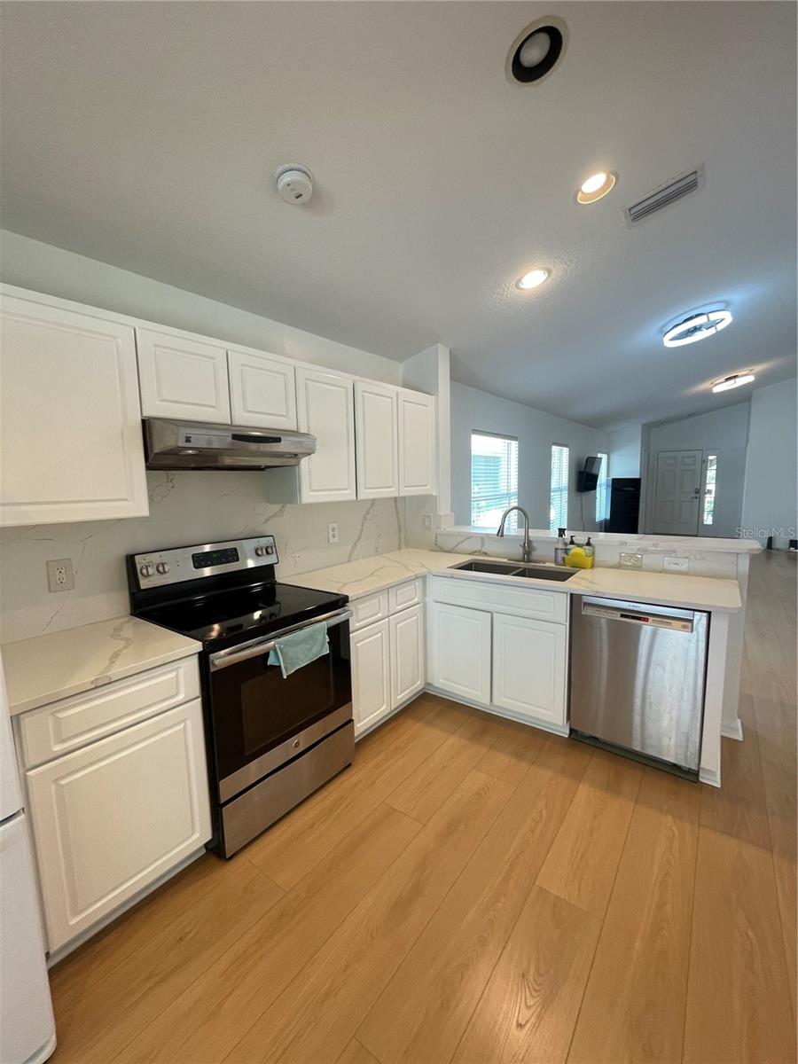 5033 PRAIRIE VIEW WAY — photo 4
