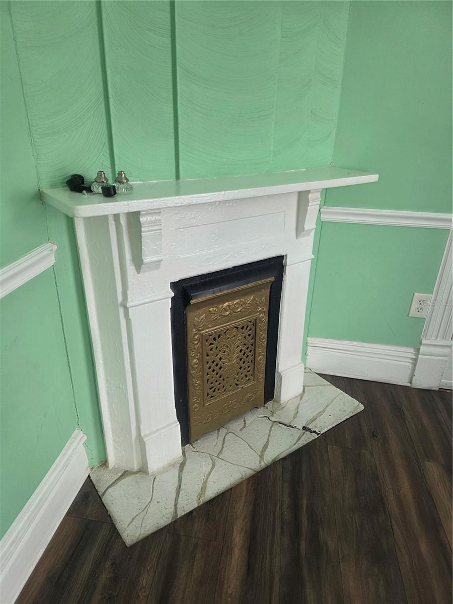 212 W BEACH PL #1 — photo 8