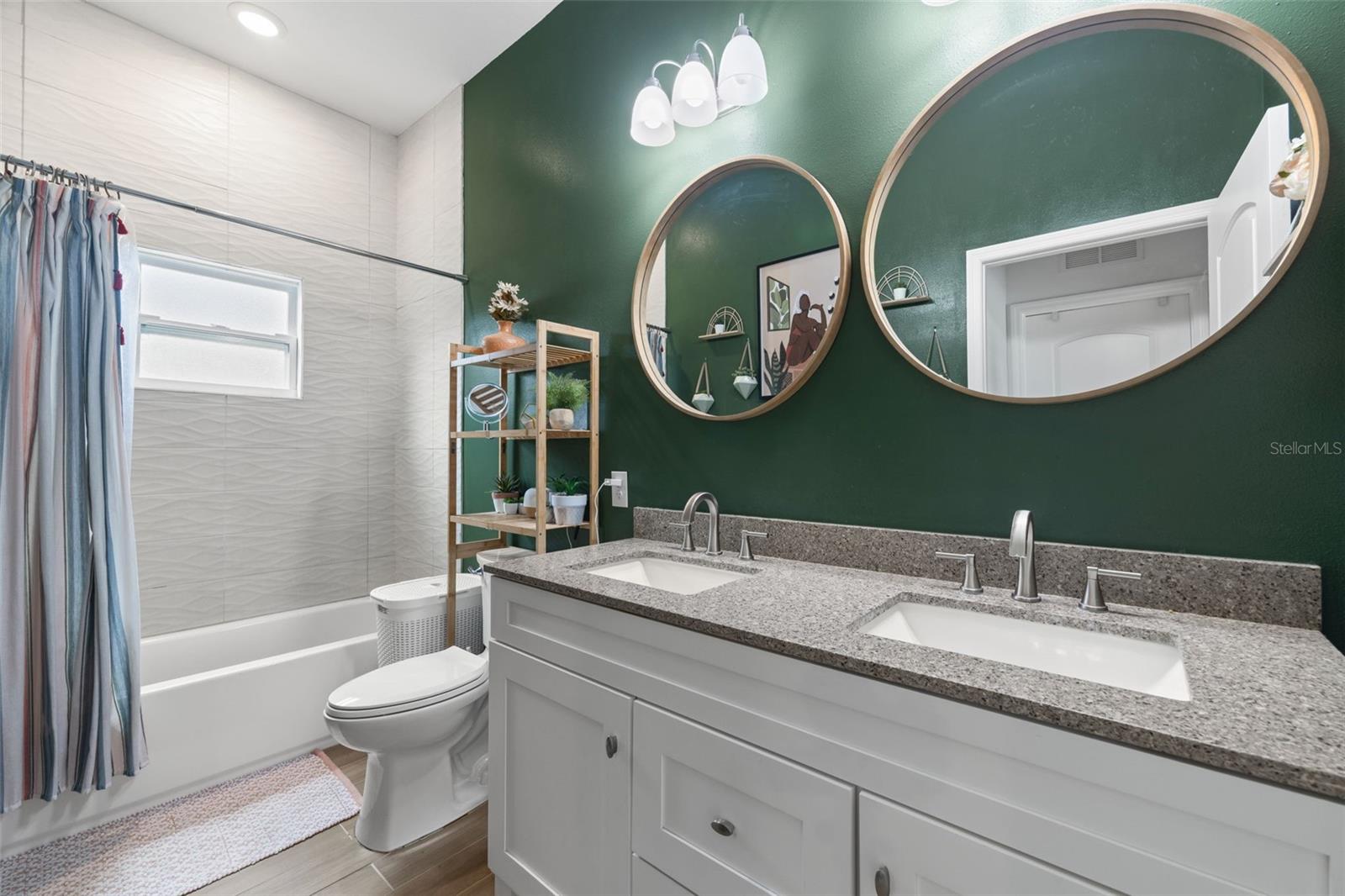 3403 E 10TH AVE — photo 8
