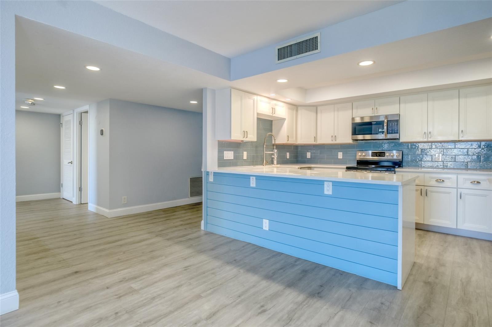 220 BELLEVIEW BLVD #812 — photo 12