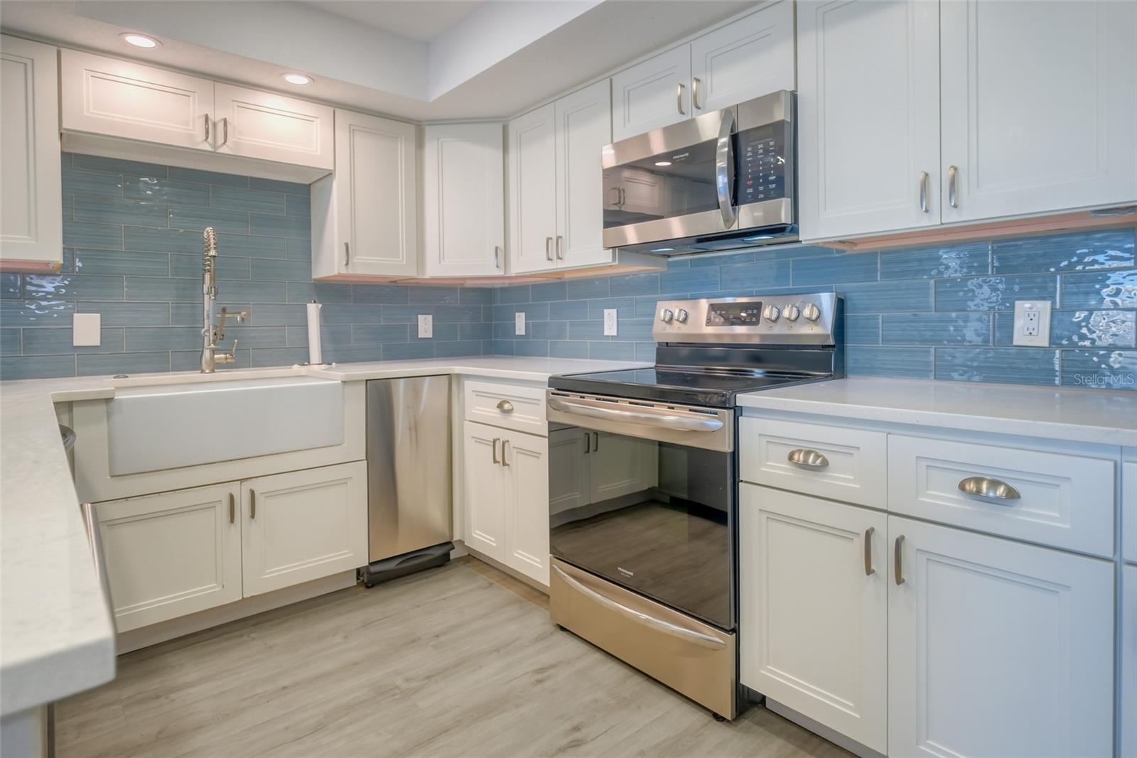 220 BELLEVIEW BLVD #812 — photo 9