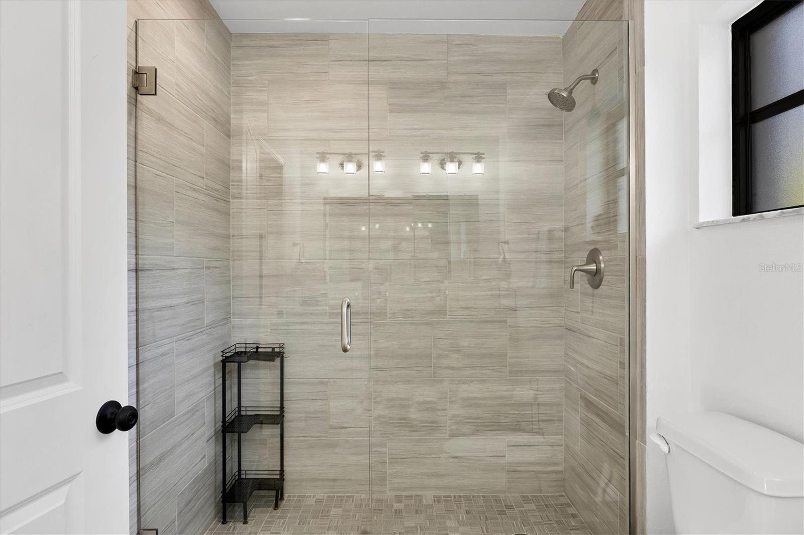 445 REID ST — photo 37