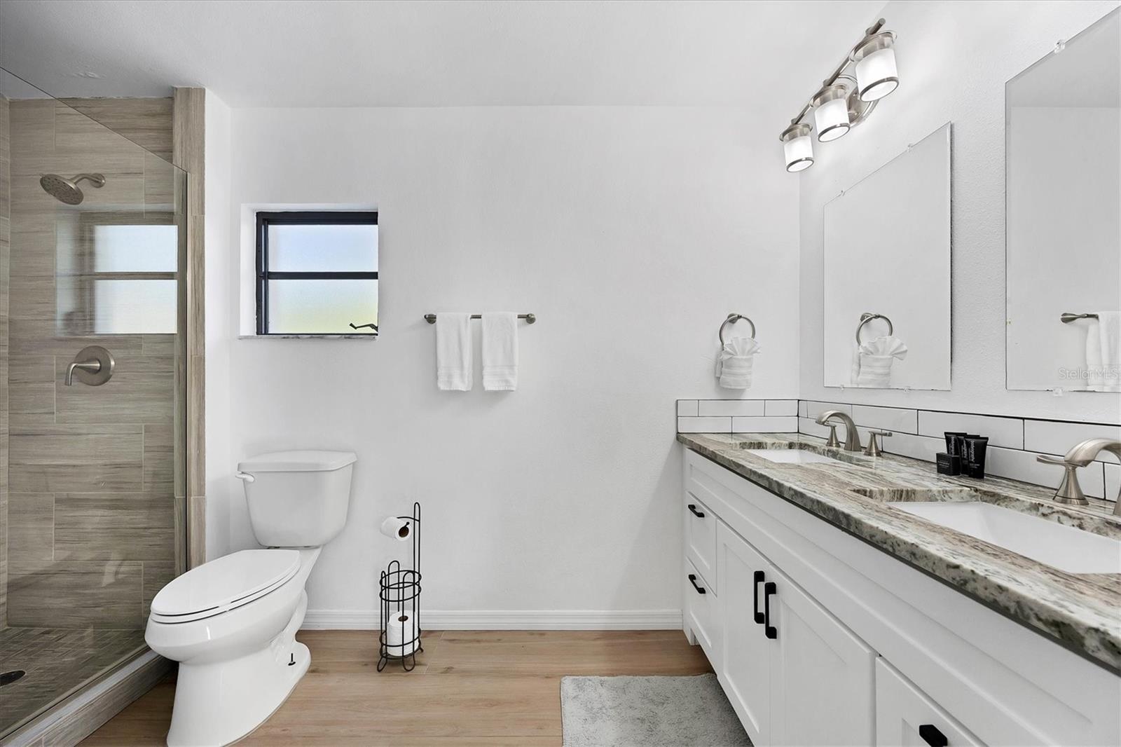 445 REID ST — photo 36
