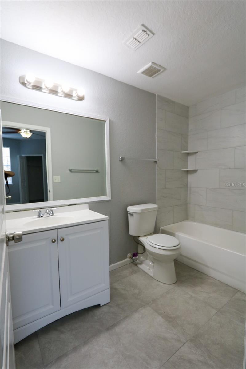 17101 CARRINGTON PARK DR #405 — photo 14