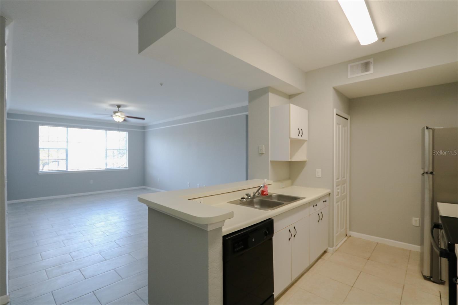 17101 CARRINGTON PARK DR #405 — photo 4