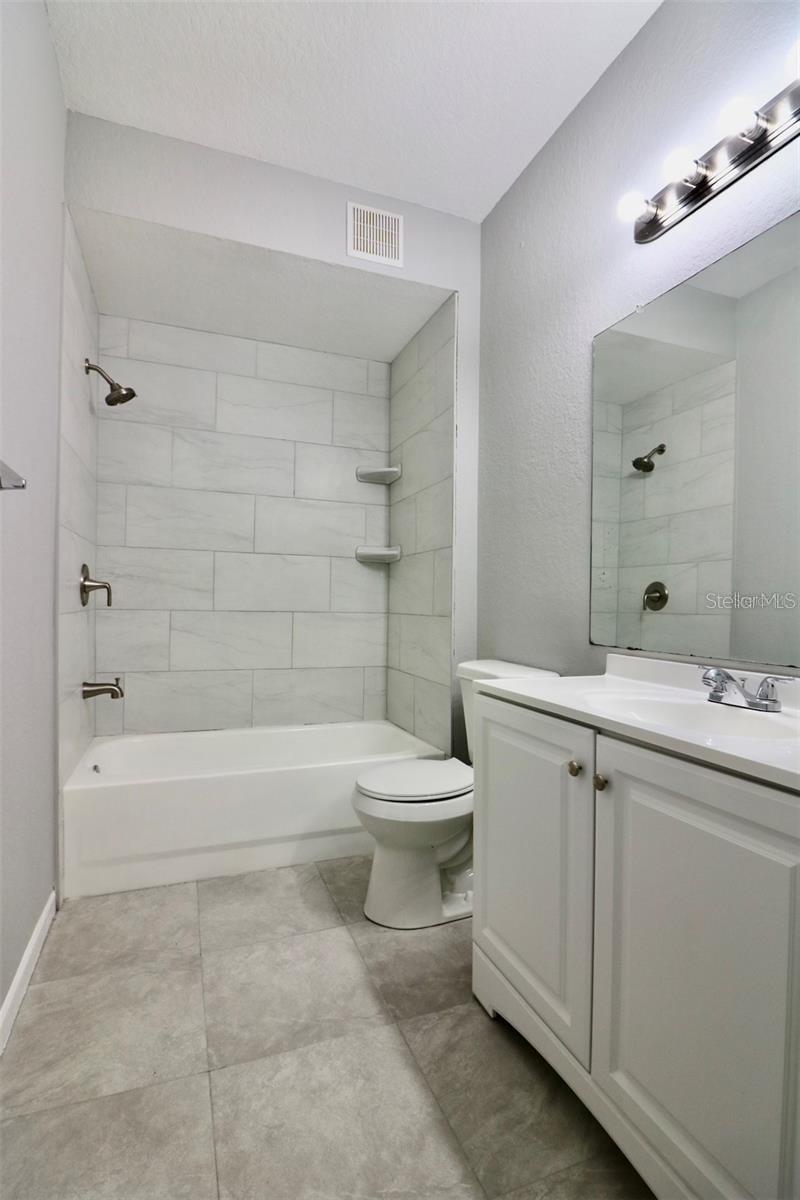 17101 CARRINGTON PARK DR #405 — photo 22