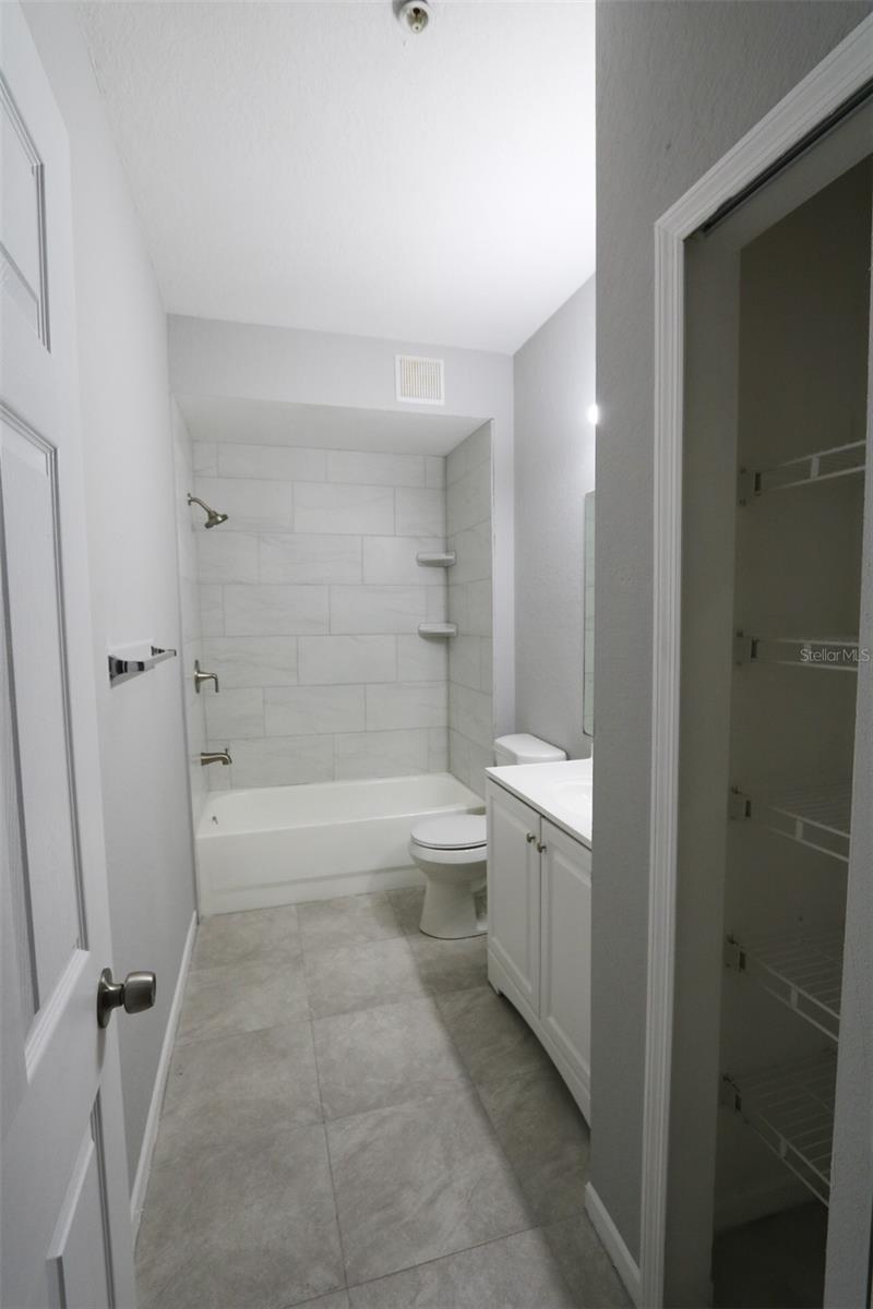 17101 CARRINGTON PARK DR #405 — photo 11