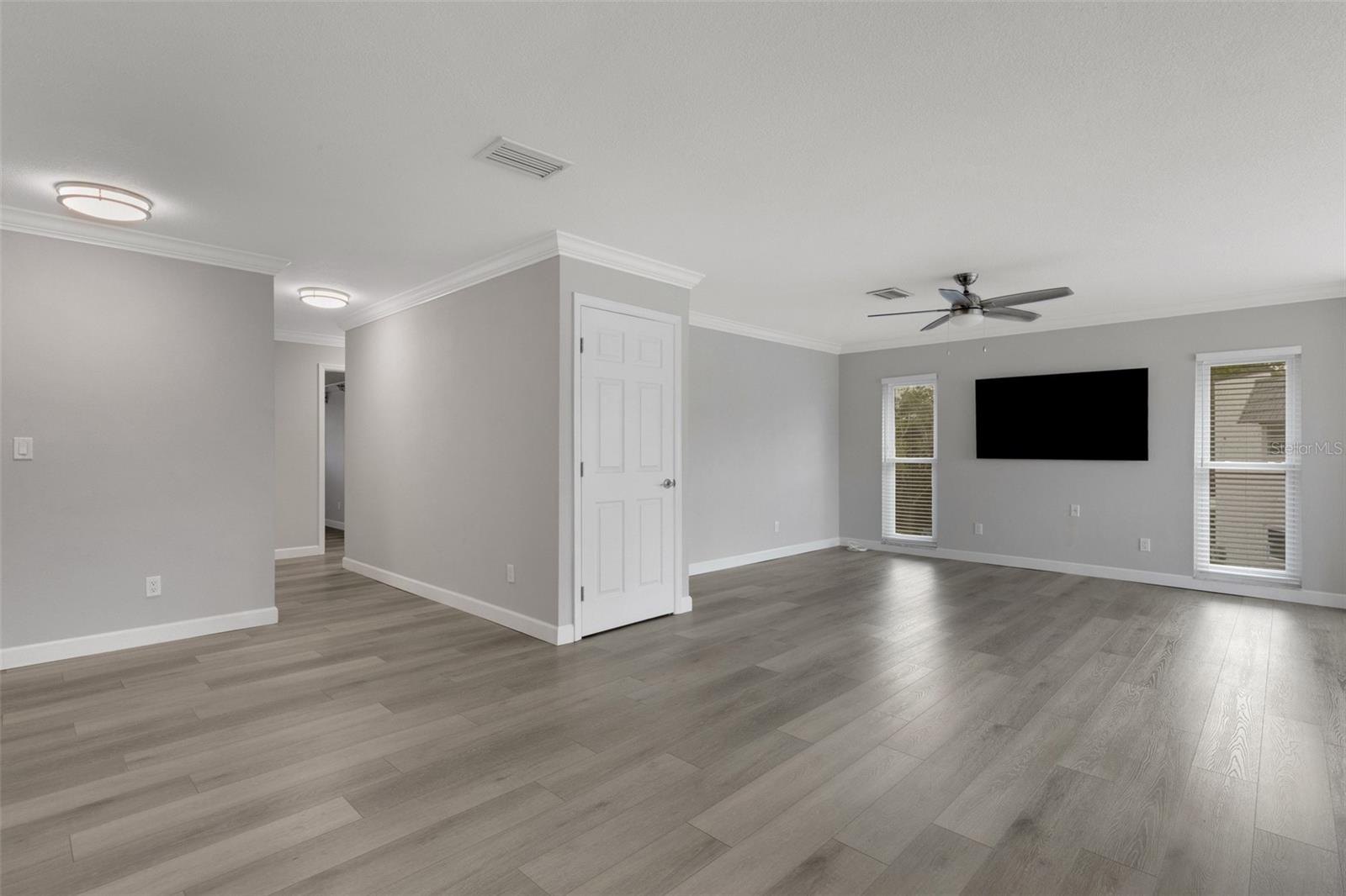209 FERNWOOD CIR #209 — photo 9
